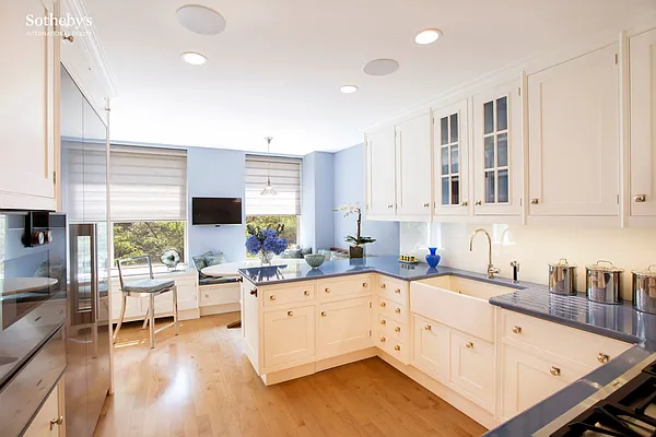 Sold by Sotheby's International Realty | media 5