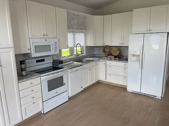 5th image of 426 Malden Tpke