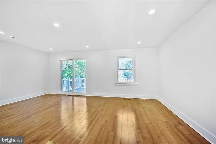 10222 Arizona Cir — Photo 3