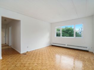 1893 Carling Ave #3, Ottawa, ON K2A1E6