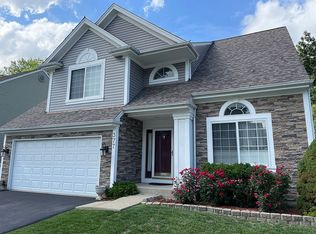 377 Rock Hall Cir, Grayslake, IL 60030