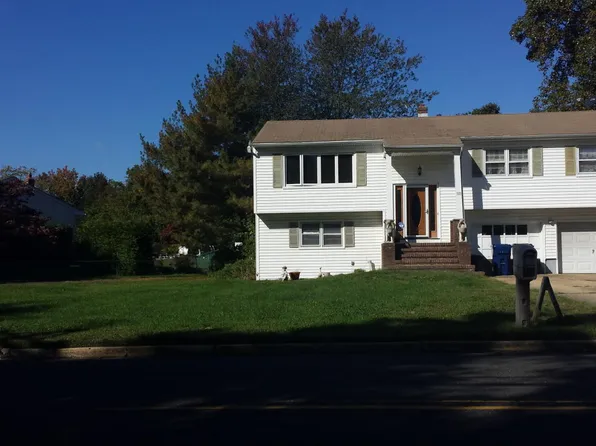 1113 Logan Rd, Ocean, NJ 07712