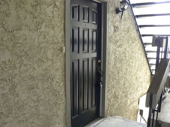 3rd image of 8750 Park Ln APT 121
