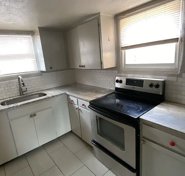 1002-B100 Everett St — Photo 6