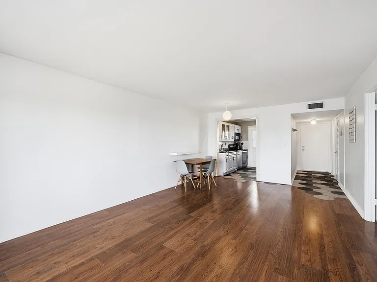 4700 Washington St #506 — Photo 5