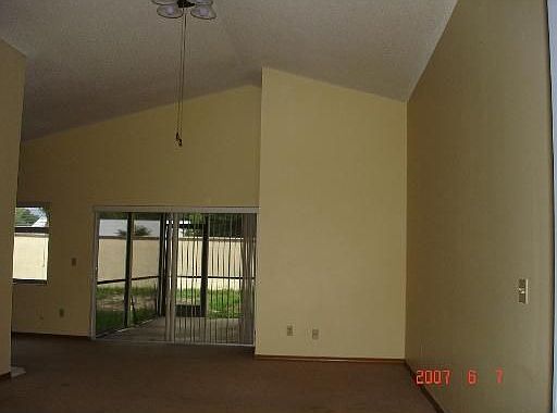 2nd image of 861 Heather Glen Cir
