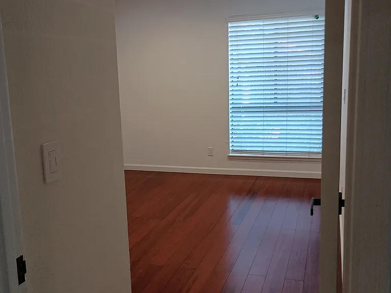 1st bedroom (158 sq. ft.)
