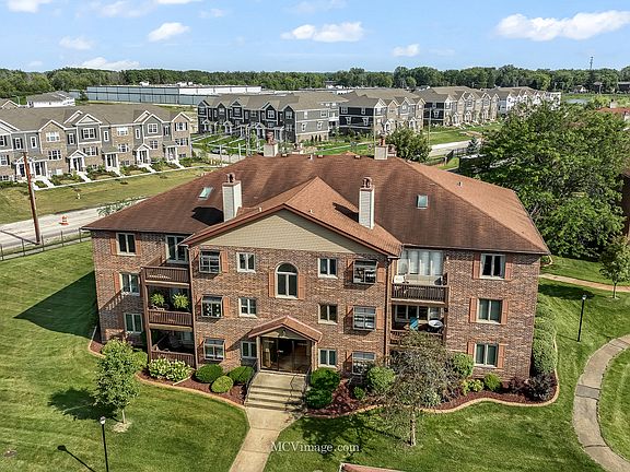 2nd image of 17212 Ridgeland Ave APT 3N