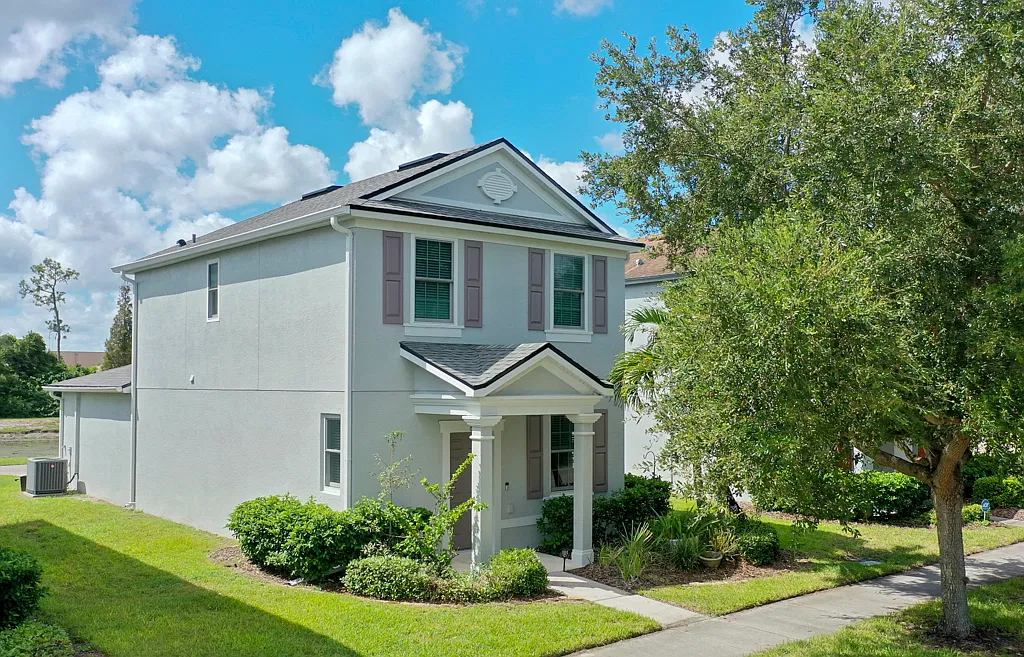 2 bed, 2.5 bath, 1360 sqft, $2,300 — Photo 1