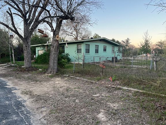 4th image of 1914 E Pyron Ave