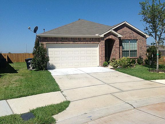 3rd image of 5835 Camelia Evergreen Ln