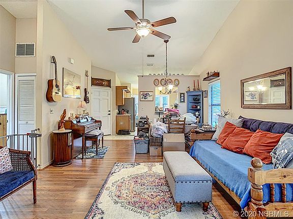 4th image of 707 Pine Shores Cir