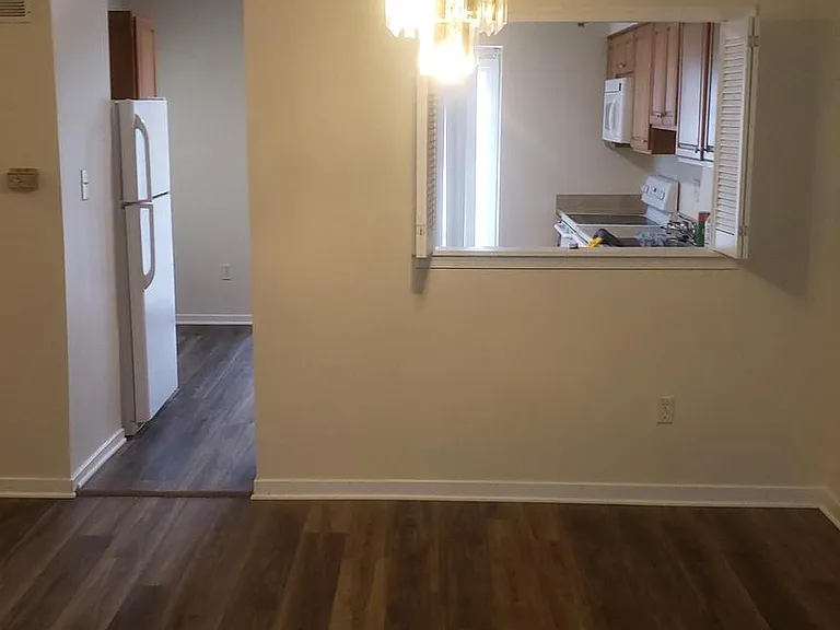 214 Castleton Ter — Photo 3