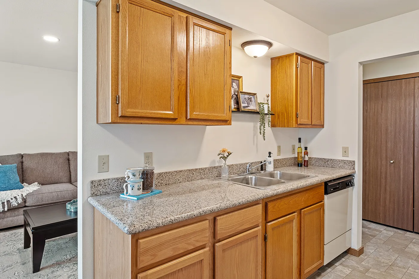 Brookmeadow Apartments — Photo 3