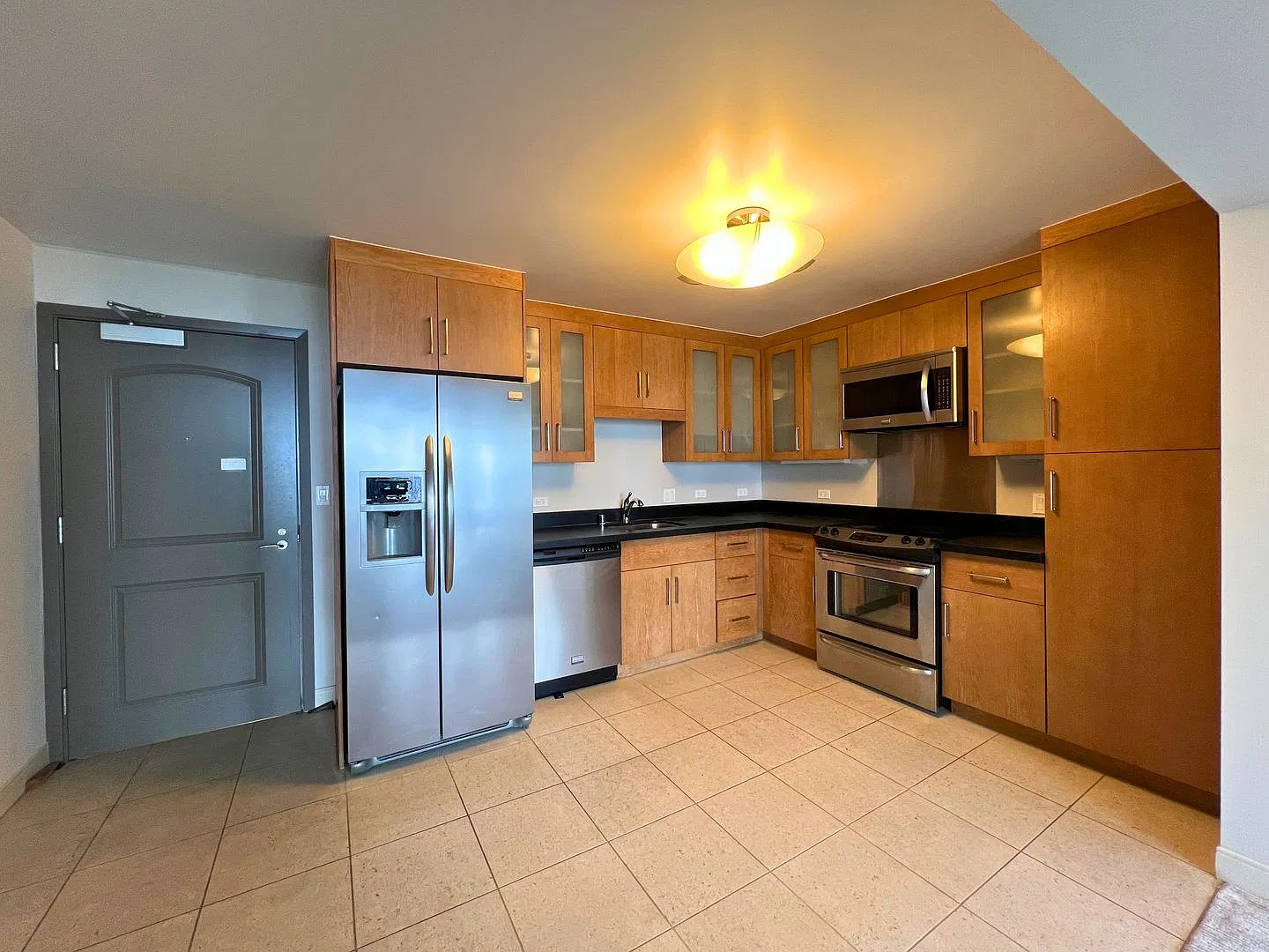 Live in the heart of Honolulu at Pacifica #3206 — Photo 2