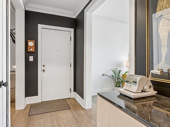 2nd image of 1627 W Lawrence Ave APT 1