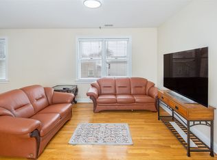 528 47th St #3B, Union City, NJ 07087