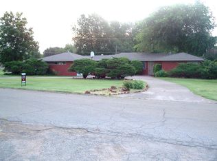 900 S Howerton Ave, Cushing, OK 74023