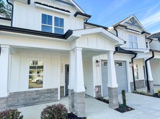 3048 Candlelight Dr, Fayetteville, NC 28311