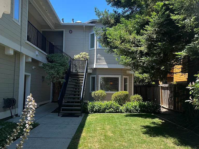 1240 Elmer St #A — Photo 4