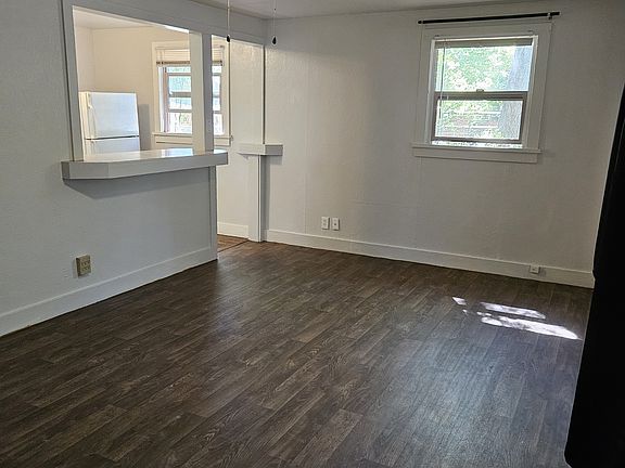 4th image of 319 W Dale Ave