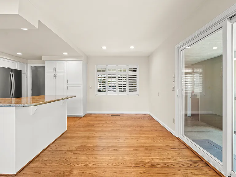 5525 Amby Dr — Photo 8