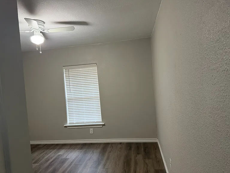 320 W Washington St — Photo 9