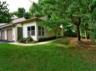 338 Sunshine Ct, Englishtown, NJ 07726