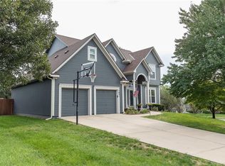 5831 Theden St, Shawnee, KS 66218