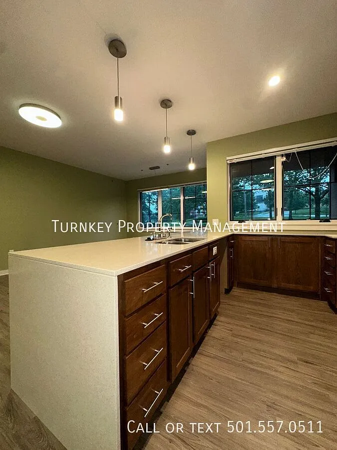 3223 Kavanaugh Blvd Unit 1D — Photo 2