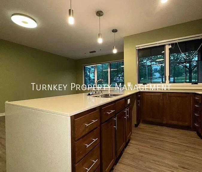 3223 Kavanaugh Blvd #1D — Photo 2