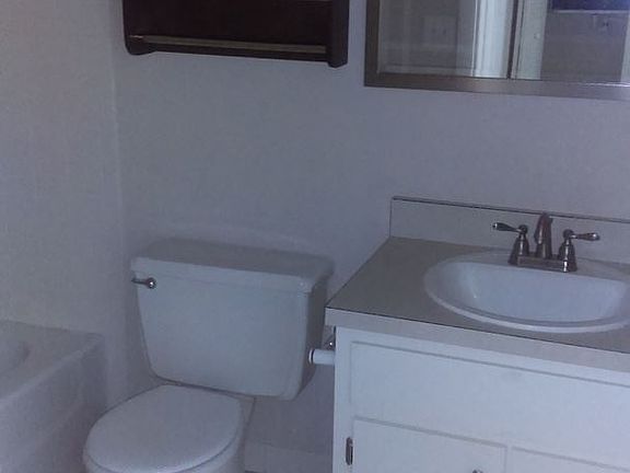3rd image of 726 SE 14th St APT A