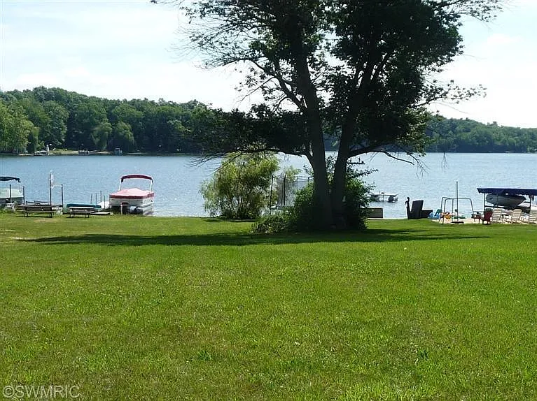 11209 Elizabeth Dr photo 1
