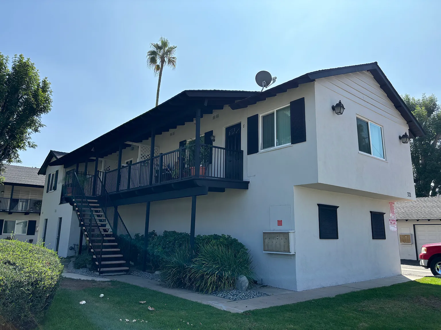 2 bed, 700 sqft, $2,600 — Photo 2