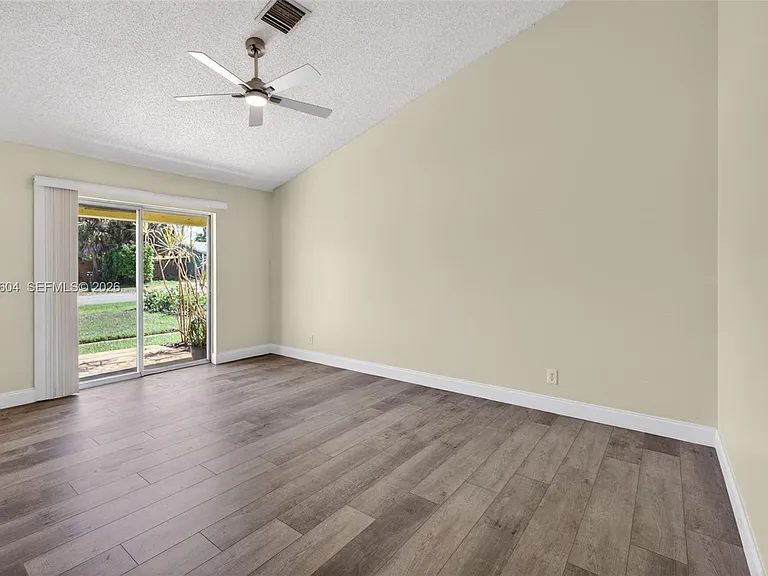 1954 Windsor Dr #1954 — Photo 24