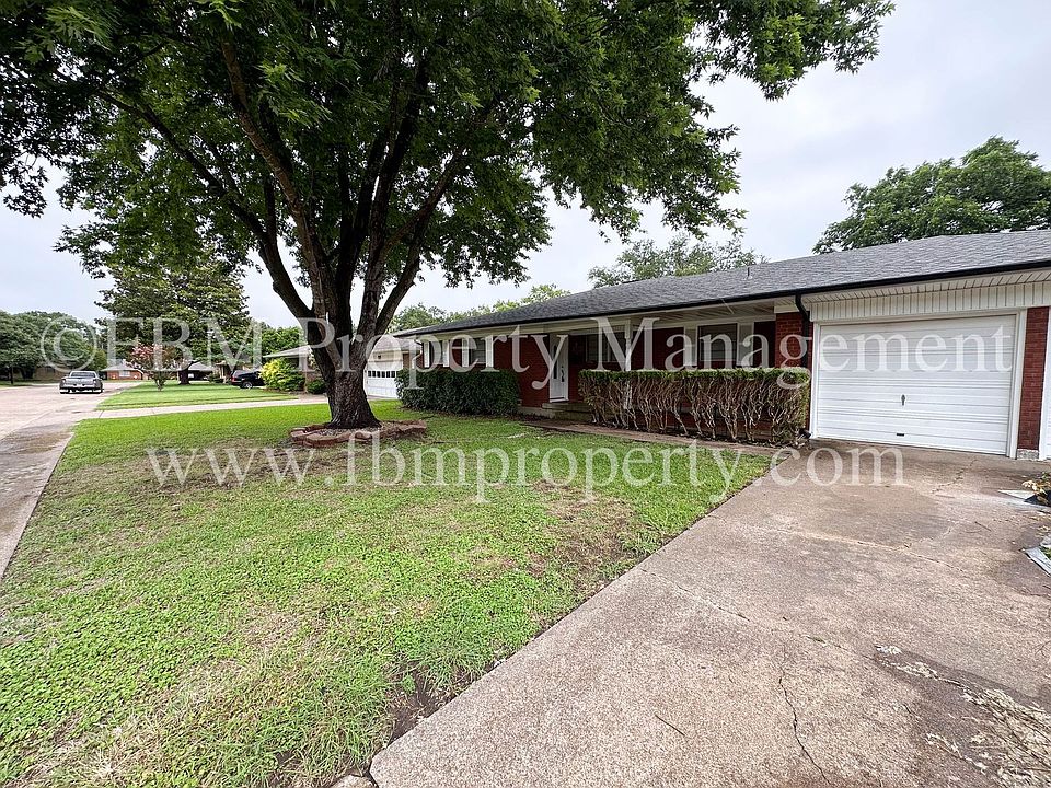 1st image of 1608 Hill Ln
