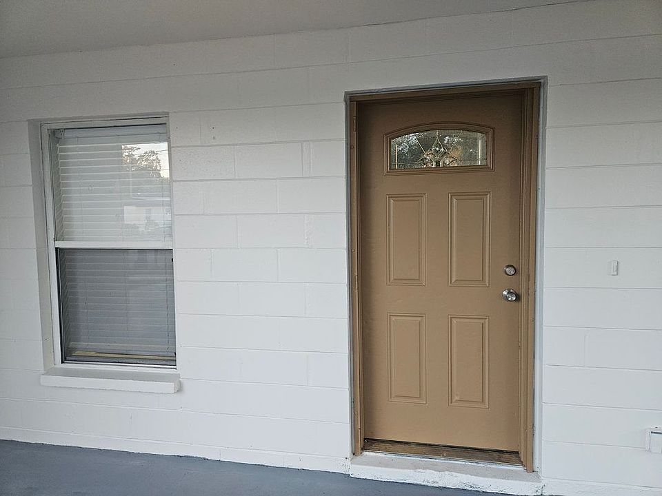 2nd image of 3019 E Comanche Ave