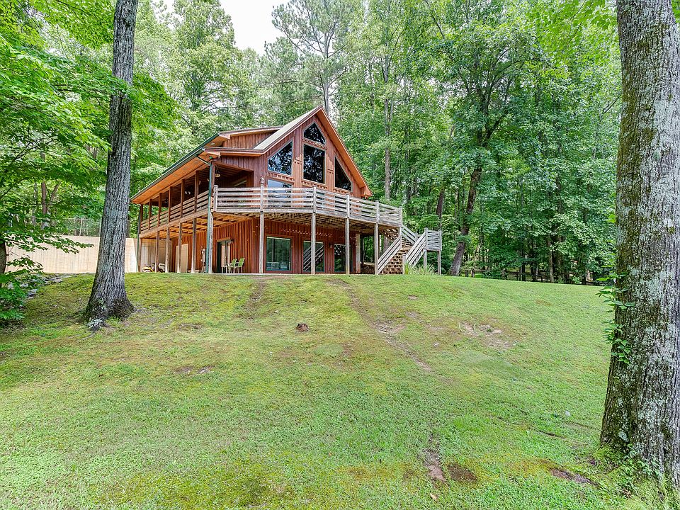 1st image of 935 Smith Cir
