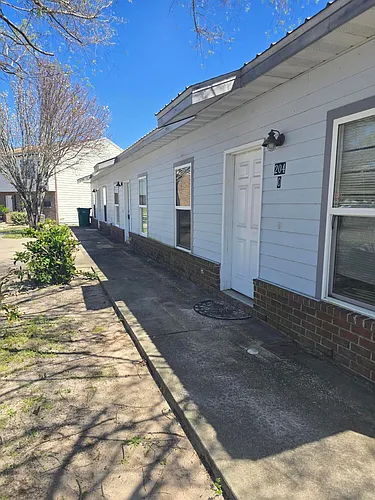 204 Ann Cir #C Photo 1