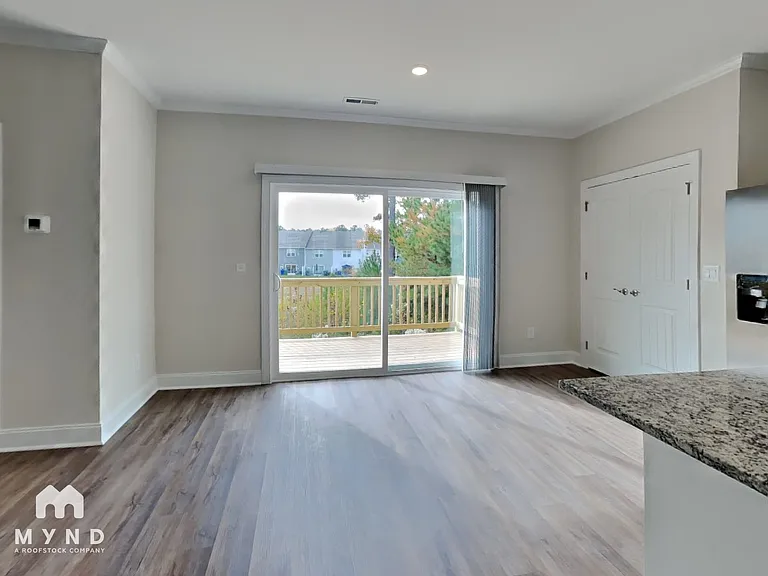 6933 Woodland Stream Pl — Photo 10