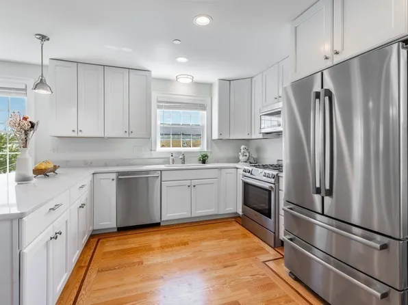 10 Allen Ct #3, Somerville, MA 02143