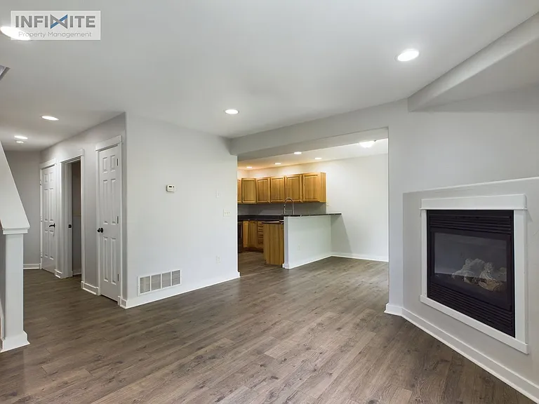 3308 W Babcock St #C — Photo 6