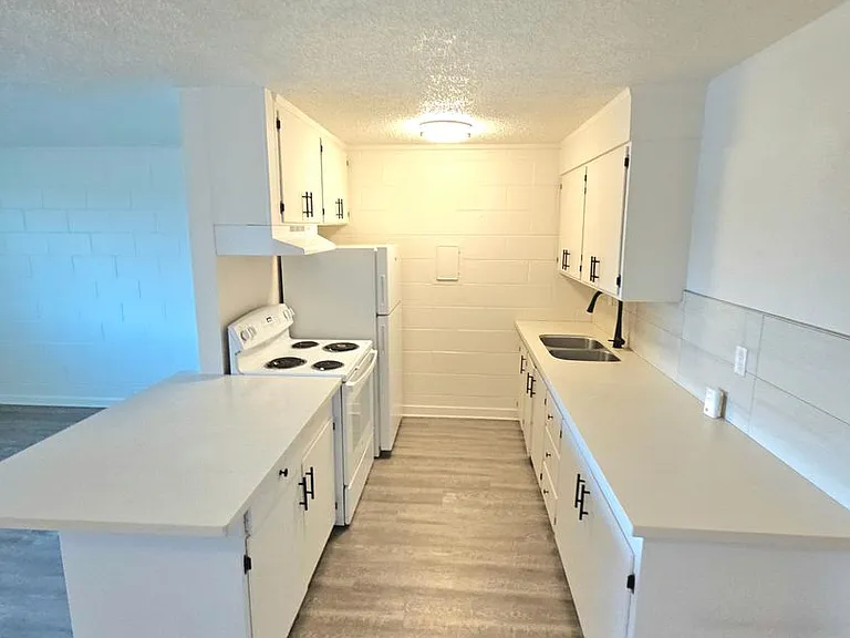 40410 Meridian E #9 — Photo 9