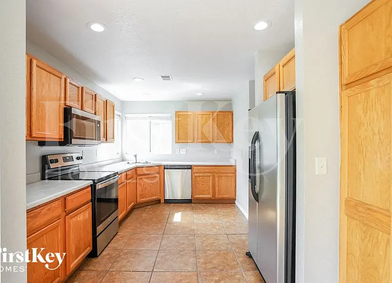 20152 E Grand Pl — Photo 6