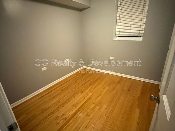 5th image of 3266 W Wrightwood Ave