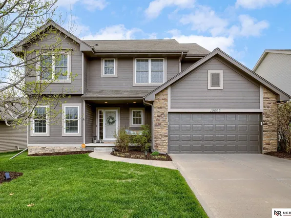 19663 Pine St, Omaha, NE 68130