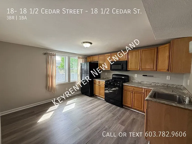 18 1/2 Cedar St — Photo 1