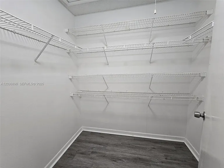 1024 S Independence Dr #1024E — Photo 7