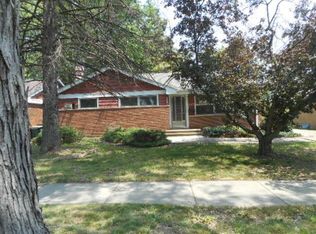 219 N Wilke Rd, Arlington Heights, IL 60005