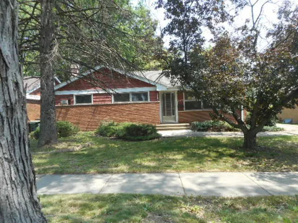 219 N Wilke Rd, Arlington Heights, IL 60005